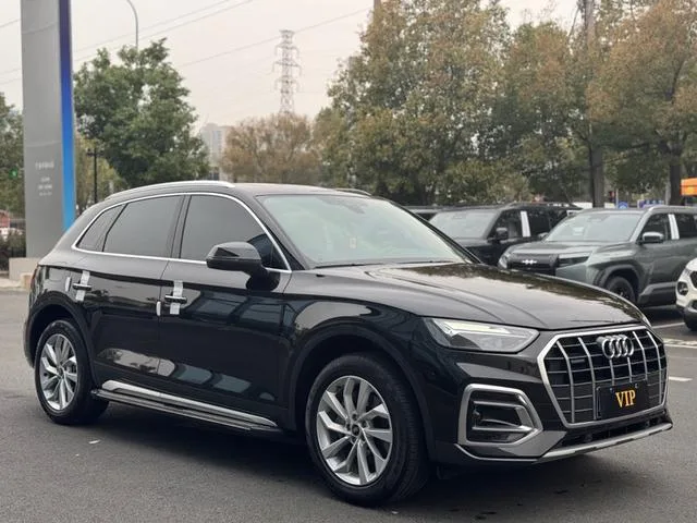 Audi Q5L 2023 40T Deluxe Elegant exterior photo 3