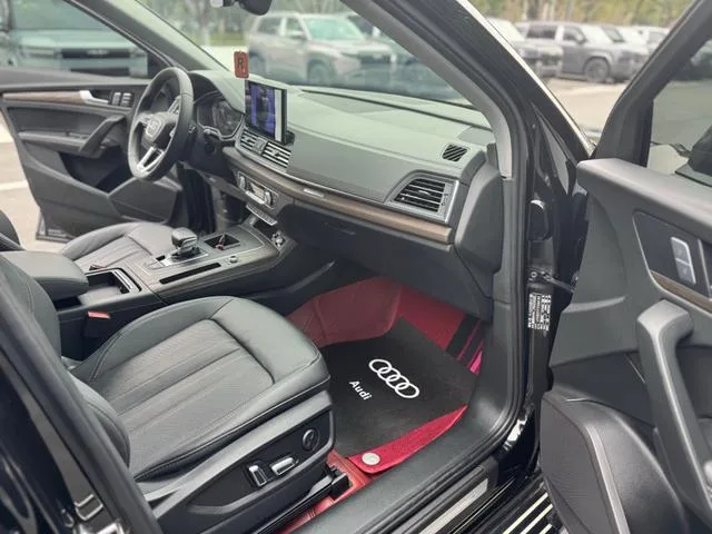 Audi Q5L 2023 40T Deluxe Elegant interior photo 7