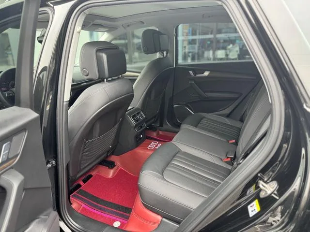 Audi Q5L 2023 40T Deluxe Elegant interior photo 8