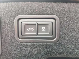 Audi A8 2021 A8L 50 TFSI quattro Comfortable interior photo 14