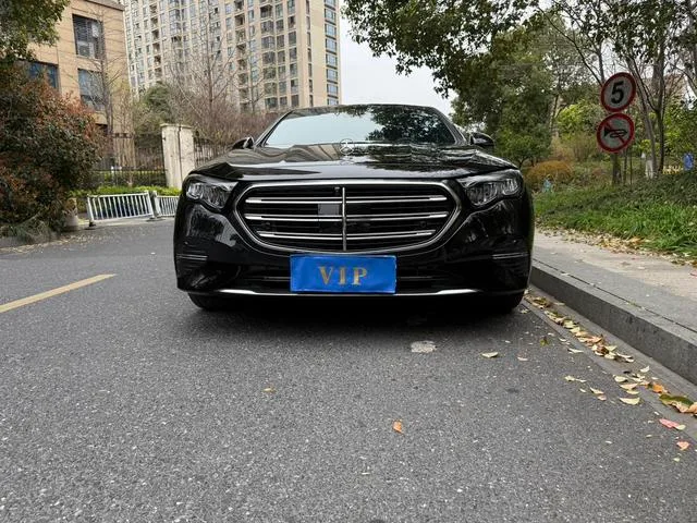 Mercedes-Benz E-Class 2025 E 300 L Fashionable Passenger car exterior photo 3