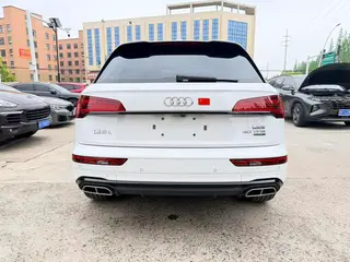 Audi Q5L Sportback 2023 40 TFSI Luxury type exterior photo 3