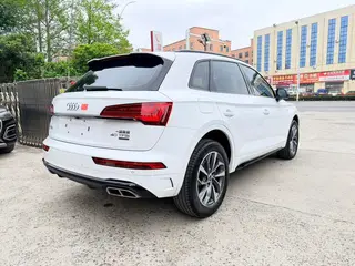 Audi Q5L Sportback 2023 40 TFSI Luxury type exterior photo 4