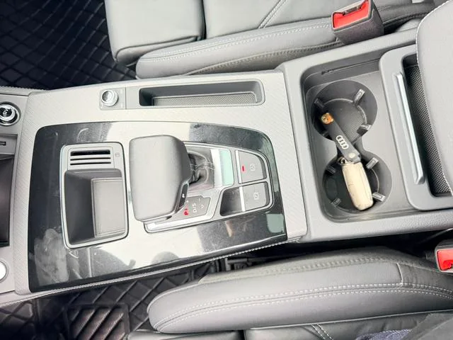 Audi Q5L Sportback 2023 40 TFSI Luxury type exterior photo 8