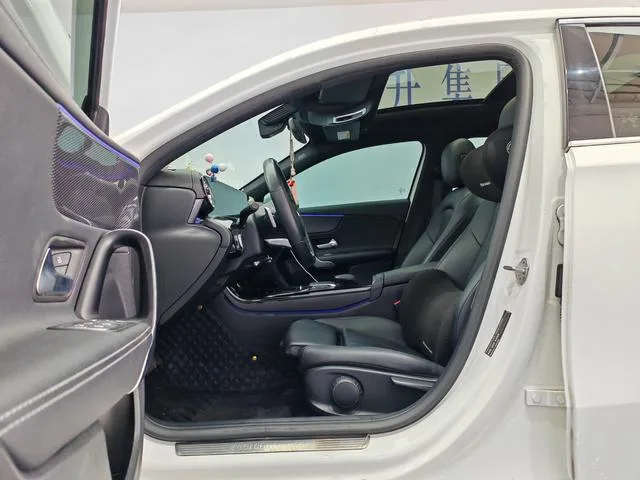 Mercedes-Benz A-Class 2022 A 200 L Спортивный седан Модная версия интерьер фото 11
