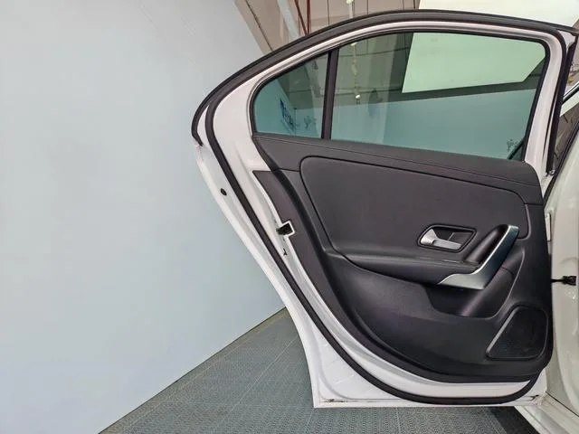 Mercedes-Benz A-Class 2022 A 200 L Спортивный седан Модная версия интерьер фото 14
