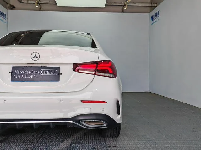 Mercedes-Benz A-Class 2022 A 200 L Спортивный седан Модная версия интерьер фото 19