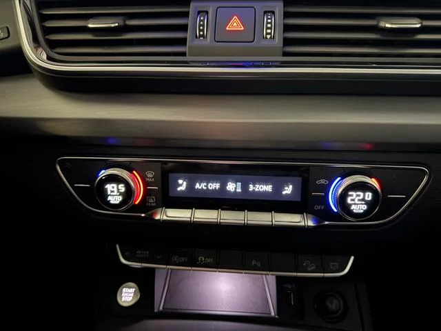Audi Q5L 2022 40T RS Burning rate kit type interior photo 11