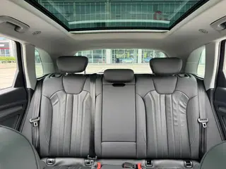Audi Q5L 2022 40T RS Burning rate kit type interior photo 17
