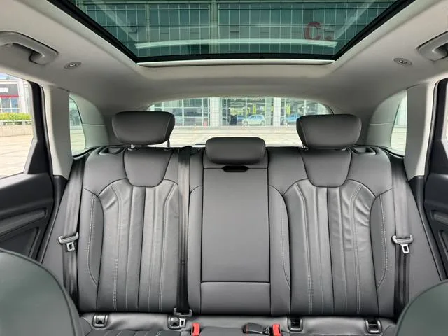 Audi Q5L 2022 40T RS Burning rate kit type interior photo 17