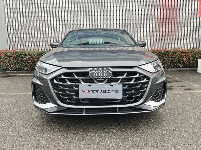 Audi A3 2025 A3L Limousine 35 TFSI Tipo exclusivo Flying Spur exterior foto 2