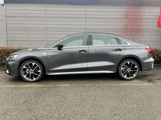 Audi A3 2025 A3L Limousine 35 TFSI Tipo exclusivo Flying Spur exterior foto 3