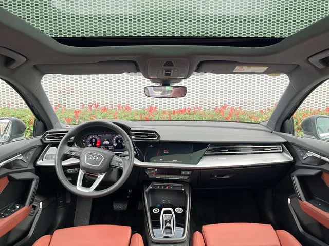 Audi A3 2025 A3L Limousine 35 TFSI Tipo exclusivo Flying Spur exterior foto 4