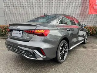 Audi A3 2025 A3L Limousine 35 TFSI Tipo exclusivo Flying Spur interior foto 7