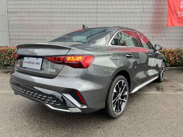 Audi A3 2025 A3L Limousine 35 TFSI Tipo exclusivo Flying Spur interior foto 7