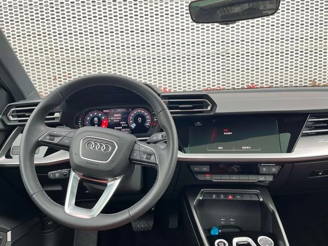Audi A3 2025 A3L Limousine 35 TFSI Tipo exclusivo Flying Spur interior foto 10