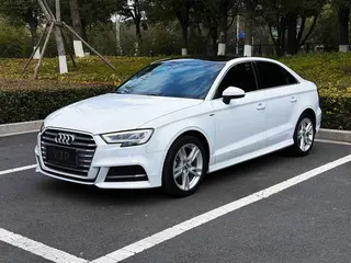 Audi A3 2020 Limousine 35 TFSI Fashionable Country VI