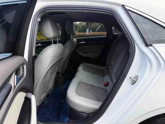 Audi A3 2020 Limousine 35 TFSI Fashionable Country VI interior photo 10
