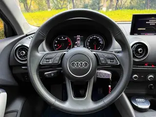 Audi A3 2020 Limousine 35 TFSI Fashionable Country VI interior photo 12