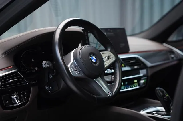 BMW 5 Series 2023 530Li Administrative M Sports suit exterior photo 4