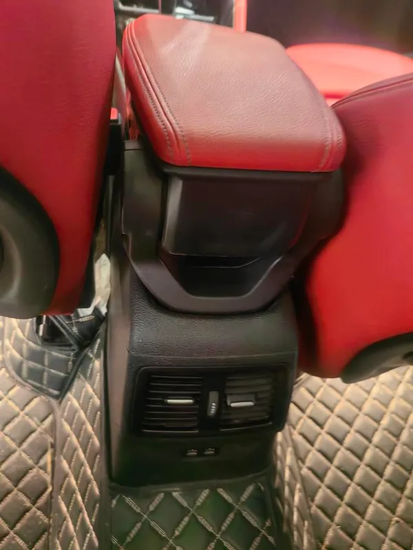 BMW X2 2020 sDrive25i Leading Type M Sports suit interior photo 11