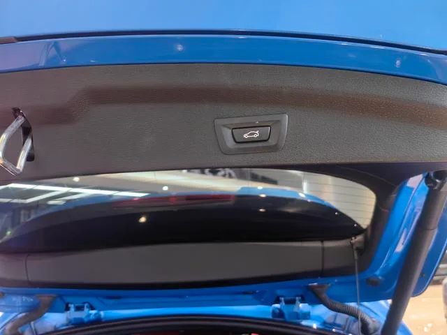 BMW X2 2020 sDrive25i Leading Type M Sports suit interior photo 18