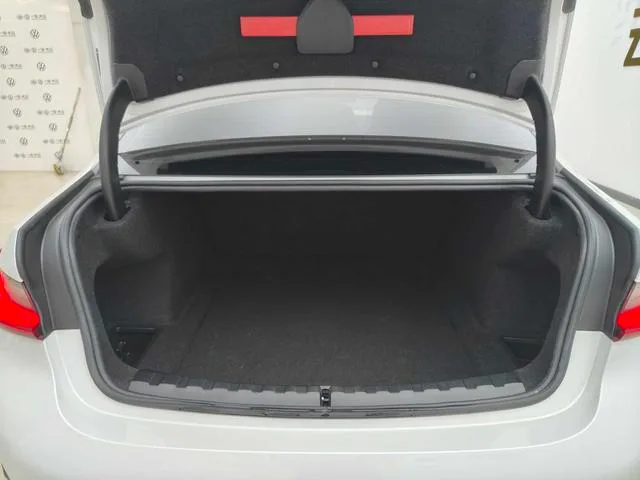 BMW 3 Series 2023 325Li M Sports Night Suit interior photo 9