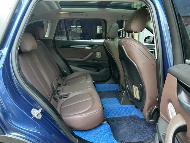 BMW X1 2021 sDrive20Li Premium Class interior photo 10