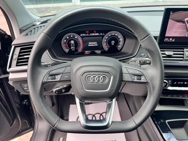 Audi Q5L 2022 40T Deluxe dinámico interior foto 12