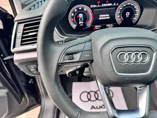 Audi Q5L 2022 40T Deluxe dinámico interior foto 14