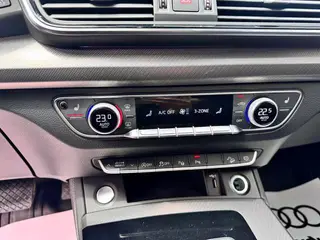 Audi Q5L 2022 40T Deluxe dinámico interior foto 17