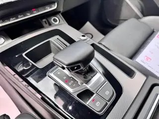Audi Q5L 2022 40T Deluxe dinámico interior foto 19