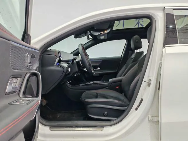Mercedes-Benz A-Class 2024 A 200 L Fashion Edition interior photo 11
