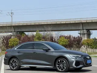 Audi A3 2024 A3L Limousine 35 TFSI Movimiento agresivo exterior foto 3
