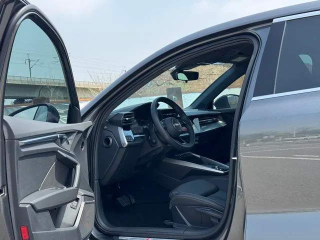 Audi A3 2024 A3L Limousine 35 TFSI Movimiento agresivo interior foto 12