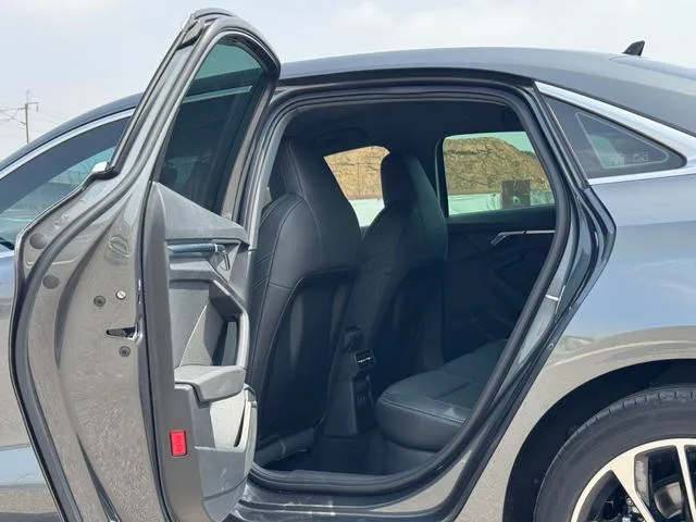Audi A3 2024 A3L Limousine 35 TFSI Movimiento agresivo interior foto 13