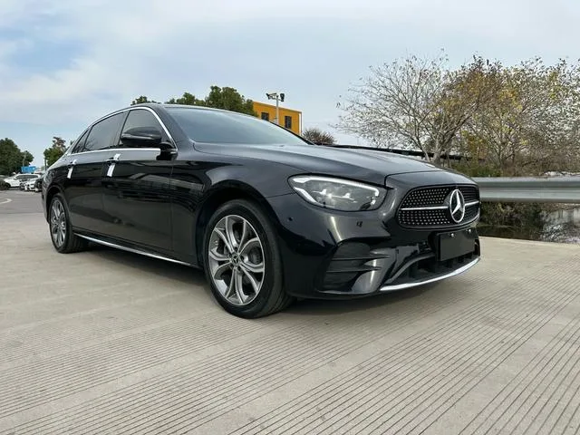 Mercedes-Benz E-Class 2022 Restyling E 300 L Luxury type sports car exterior photo 2