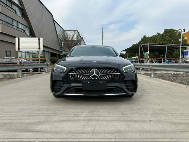 Mercedes-Benz E-Class 2022 Restyling E 300 L Luxury type sports car exterior photo 3