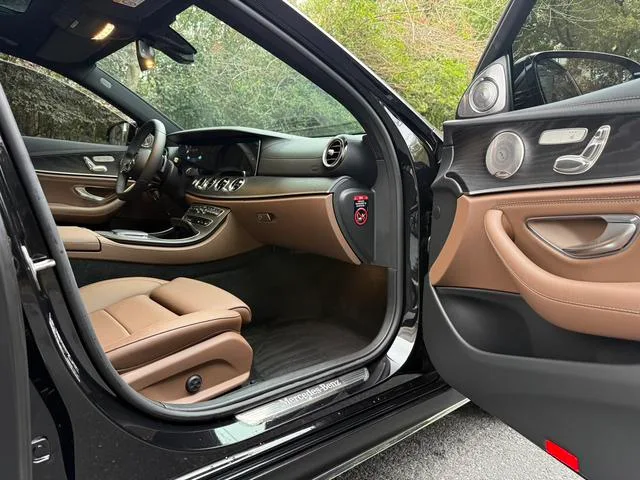 Mercedes-Benz E-Class 2022 Restyling E 300 L Luxury type sports car interior photo 8