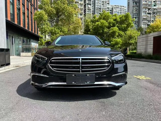 Mercedes-Benz E-Class 2022 Deuxième lifting E 300 L Type de luxe Voiture extérieur photo 2