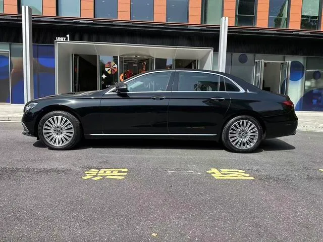 Mercedes-Benz E-Class 2022 Deuxième lifting E 300 L Type de luxe Voiture extérieur photo 3