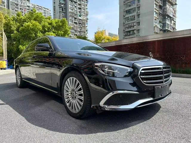 Mercedes-Benz E-Class 2022 Deuxième lifting E 300 L Type de luxe Voiture extérieur photo 4