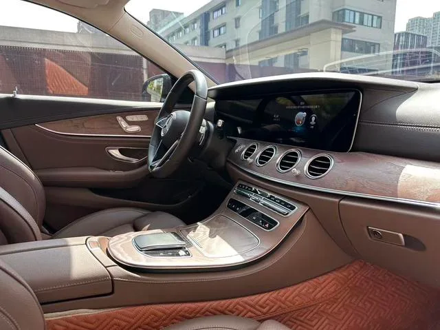 Mercedes-Benz E-Class 2022 Deuxième lifting E 300 L Type de luxe Voiture extérieur photo 7