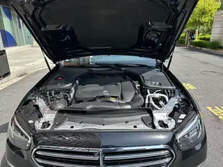 Mercedes-Benz E-Class 2022 Deuxième lifting E 300 L Type de luxe Voiture intérieur photo 9