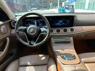 Mercedes-Benz E-Class 2022 Deuxième lifting E 300 L Type de luxe Voiture intérieur photo 10