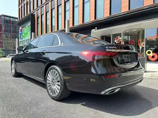 Mercedes-Benz E-Class 2022 Deuxième lifting E 300 L Type de luxe Voiture intérieur photo 11