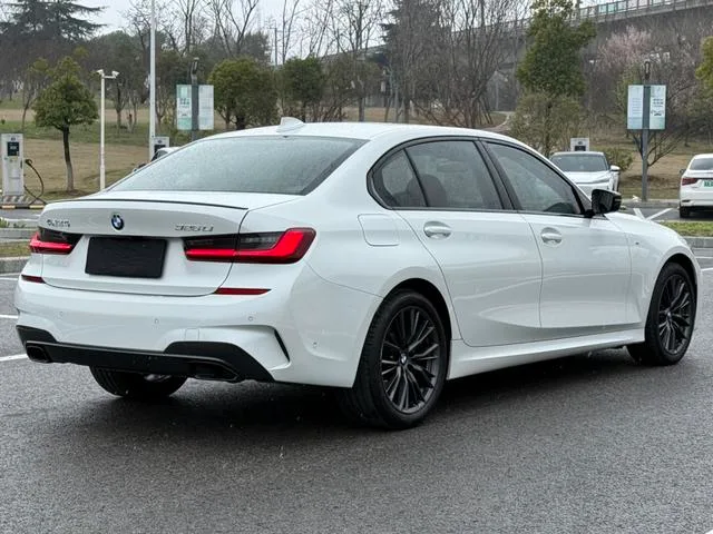 BMW 3 Series 2022 Restyling 325Li M Sports Night Suit exterior photo 4