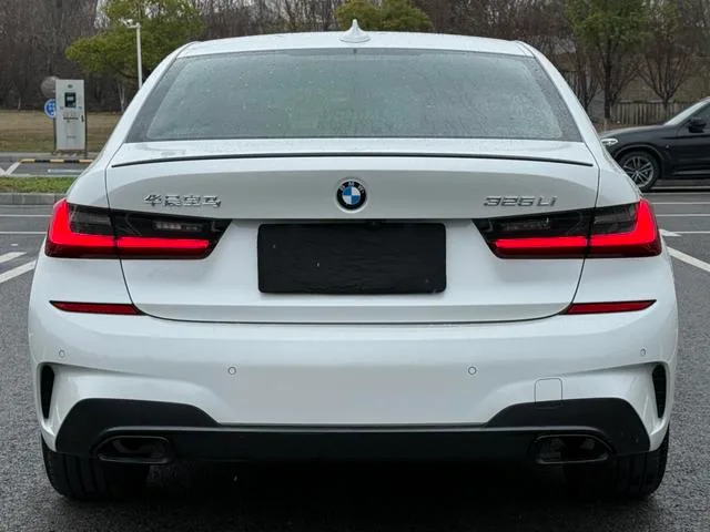 BMW 3 Series 2022 Restyling 325Li M Sports Night Suit exterior photo 5