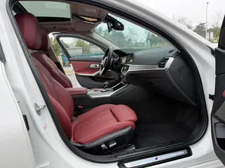 BMW 3 Series 2022 Restyling 325Li M Sports Night Suit interior photo 11