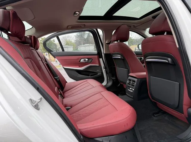 BMW 3 Series 2022 Restyling 325Li M Sports Night Suit interior photo 12